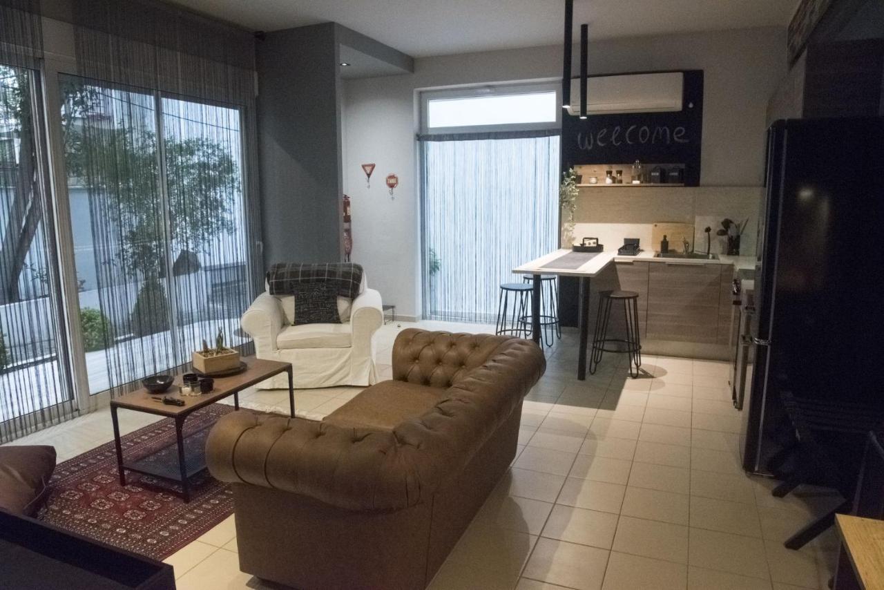 Friends Luxury In Marousi *